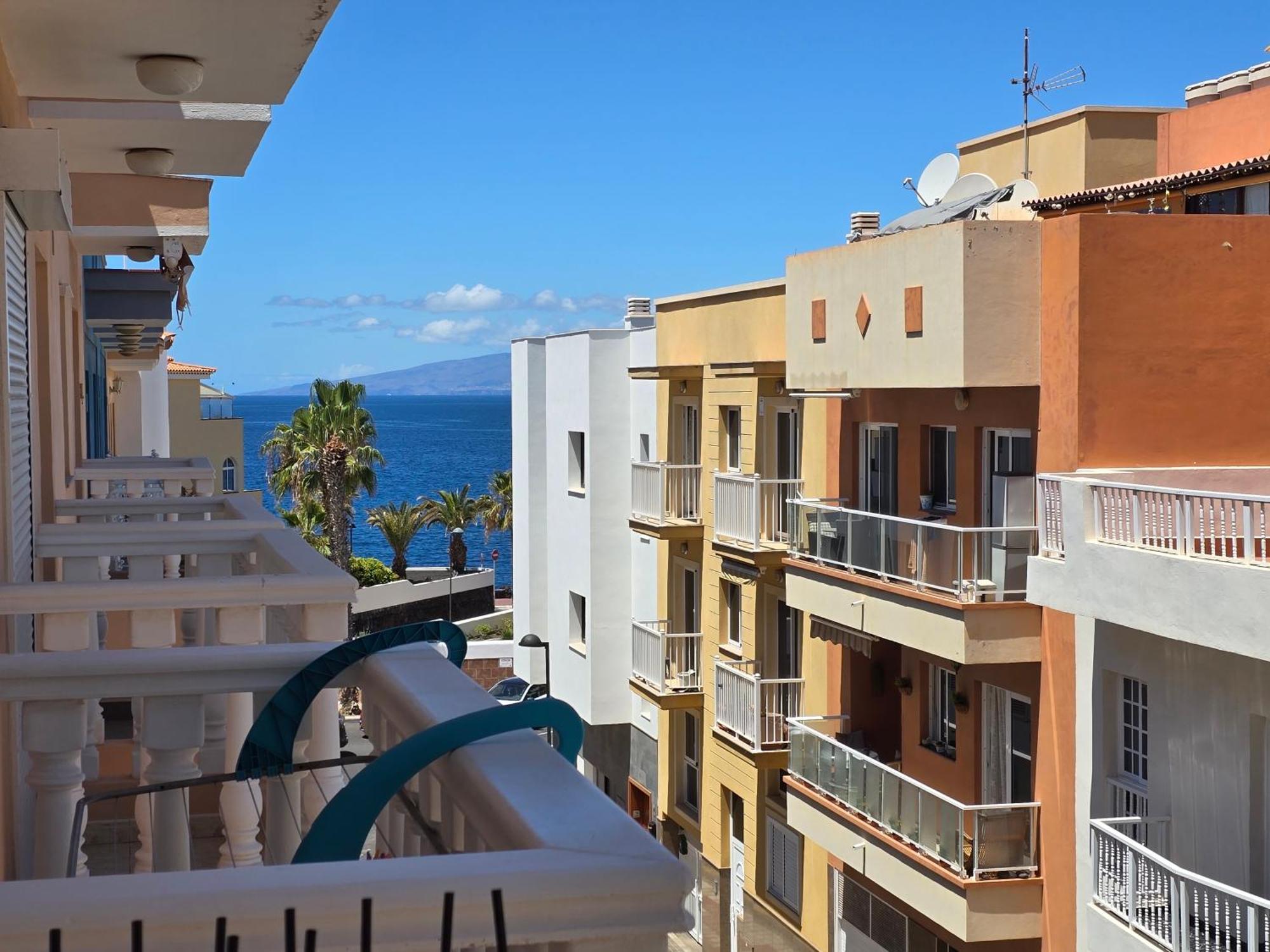 Beautiful Renovated Apartment With Air Conditioning Just Steps From The Sea In Playa San Juan Playa de San Juan (Tenerife) Exterior foto
